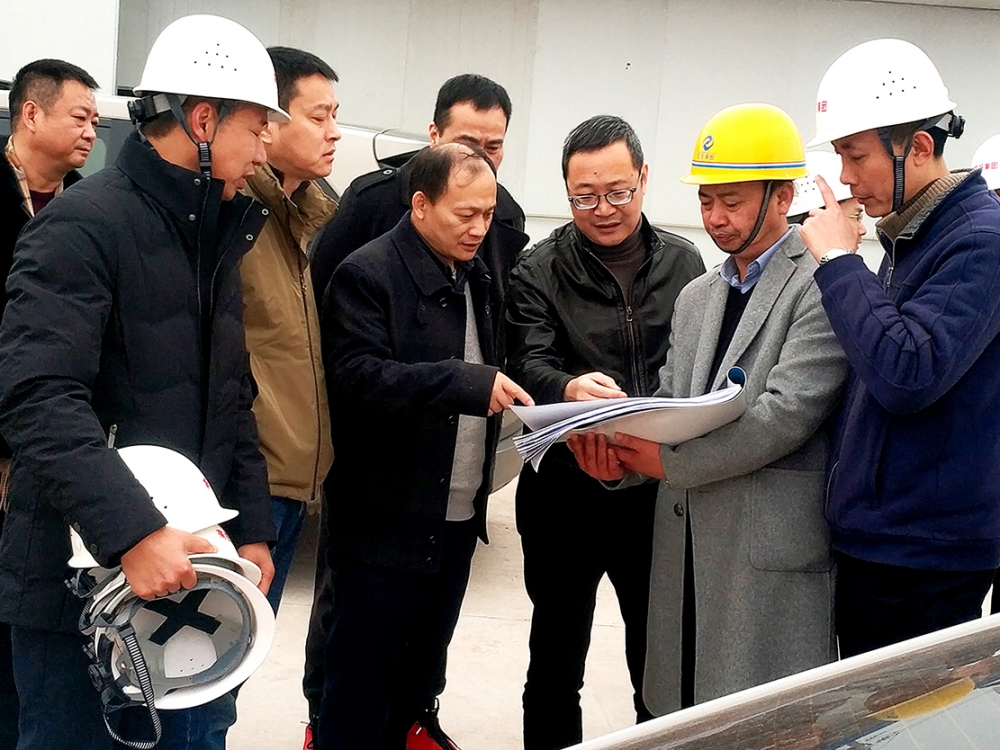 高新區(qū)黨工委書記張邦舉、管委會主任單鑫一行視察高新物流倉儲中心一期工程
