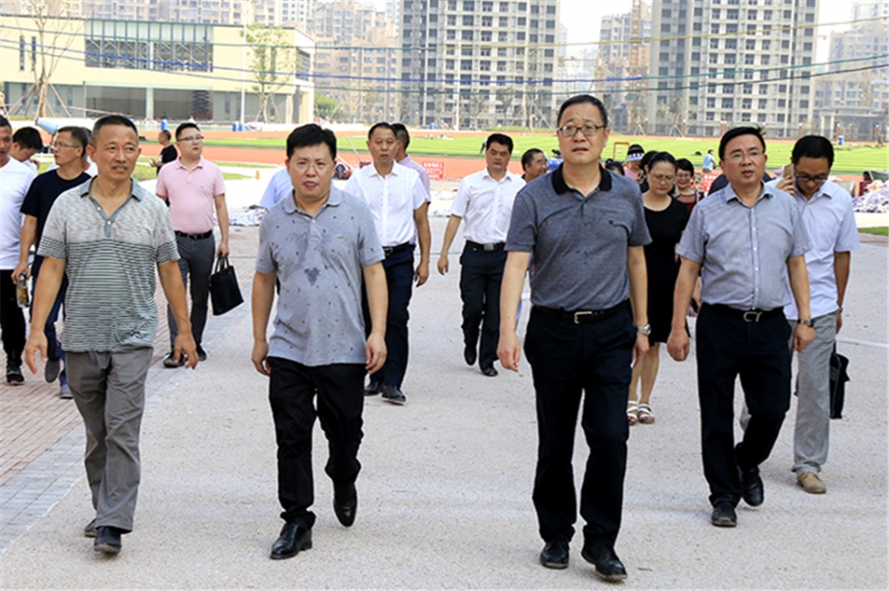 市委常委、高新區(qū)黨工委書記張邦舉率隊到公司匯南試驗學(xué)校、臥龍大道三期等項目調(diào)研督導(dǎo)