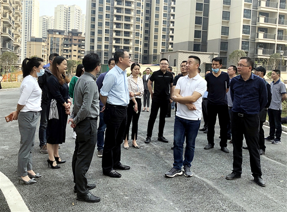 市委常委、高新區(qū)黨工委書記張邦舉蒞臨匯福苑小區(qū)視察指導工作