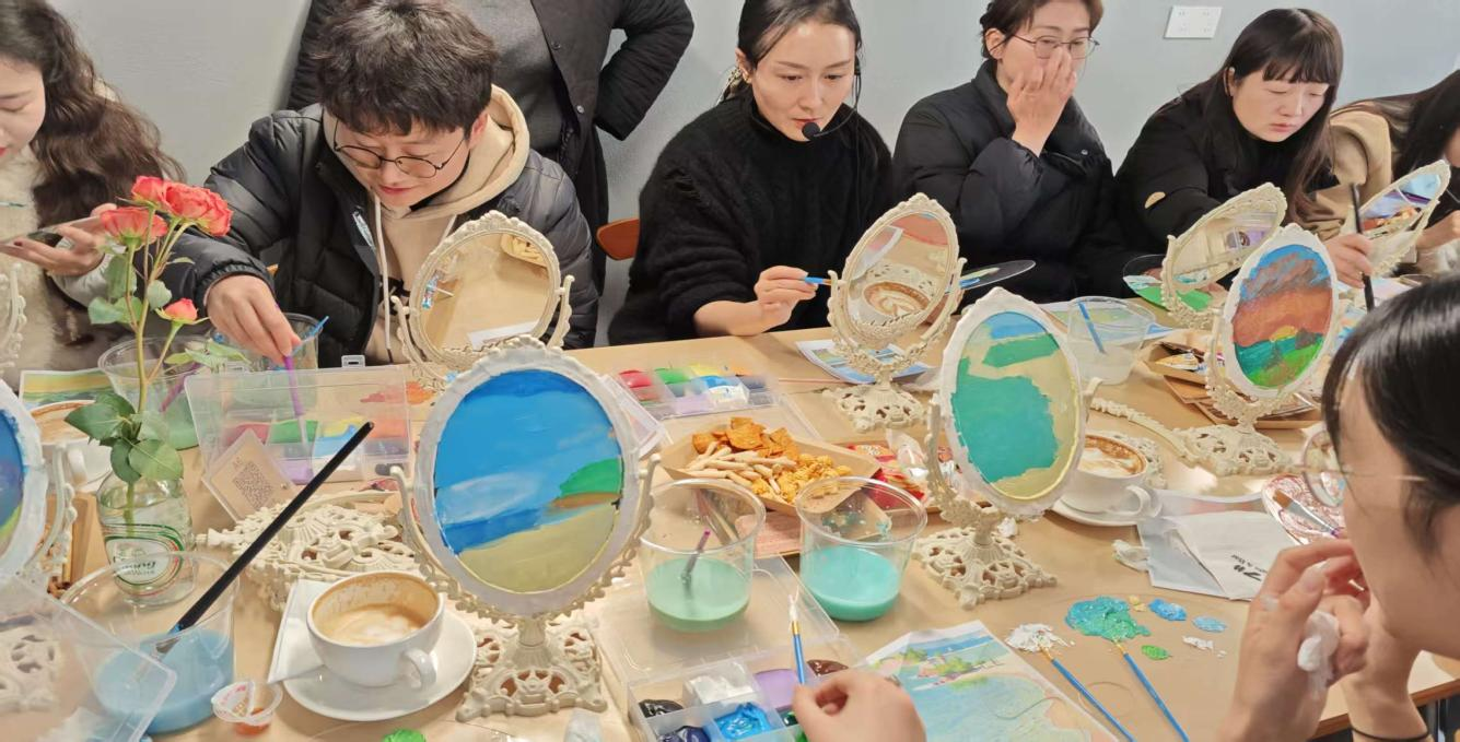 川南咨詢 | “繪夢綻芳華，療愈繪時光”公司工會組織開展慶祝“三八”婦女節(jié)活動